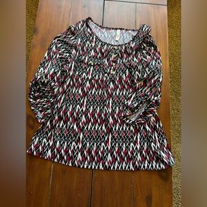 Plus size blouse with 3/4 sleeve